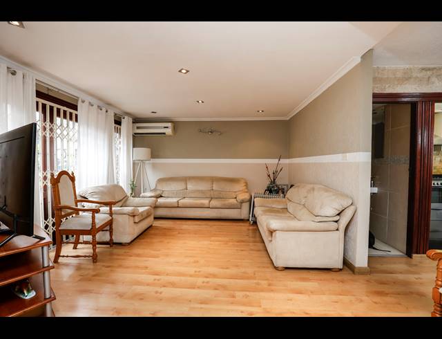 3 BEDROOM APARTMENT FOR SALE IN MUSGRAVE